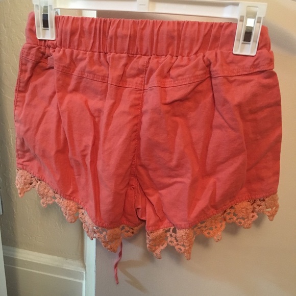 Shorts - Picture 3 of 3